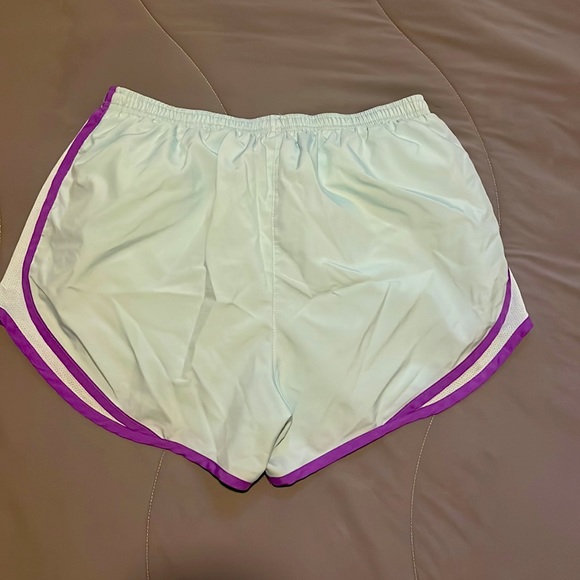 Nike Running Shorts - Picture 2 of 3